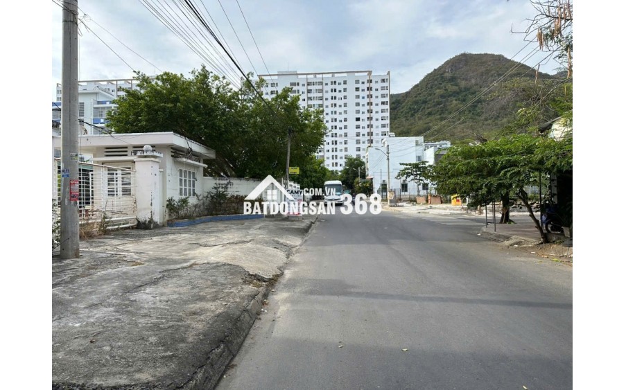 Bán biệt thự đẹp khu Thoại Ngọc Hầu – Nha Trang  256m² – giá 22 tỷ TL